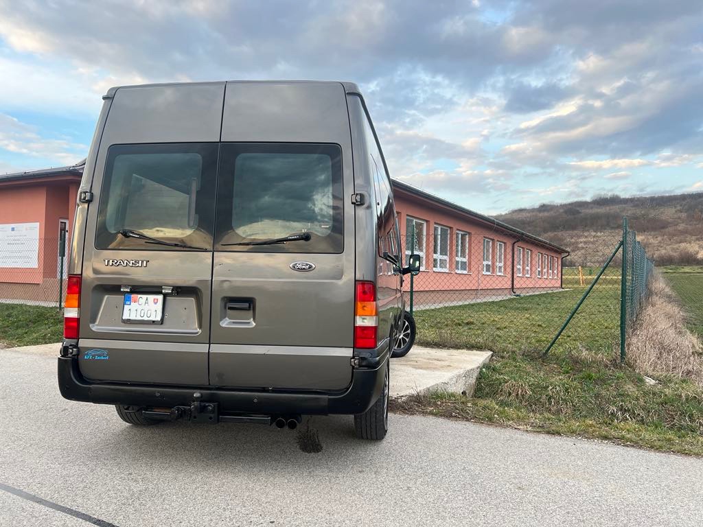 Ford Transit 7 miestne - 7