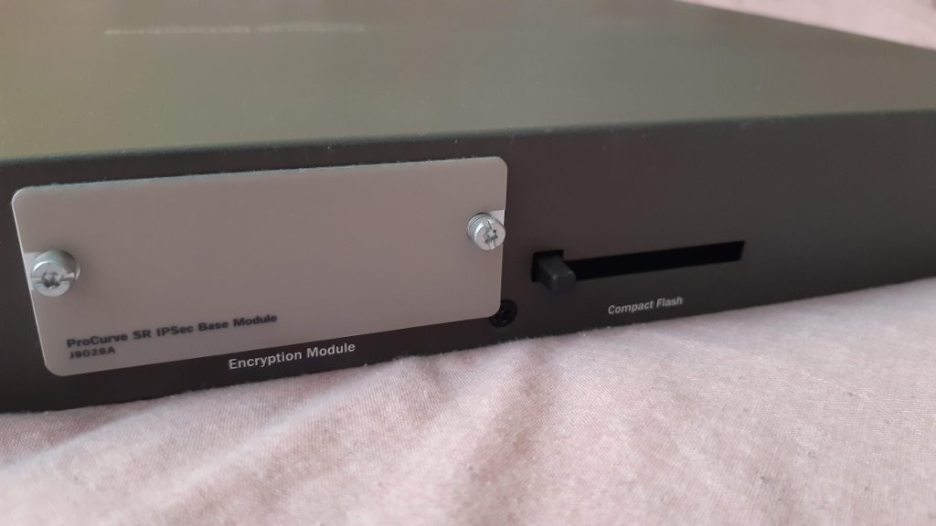 Predám HP ProCurve Secure Router 7102dl. - 7