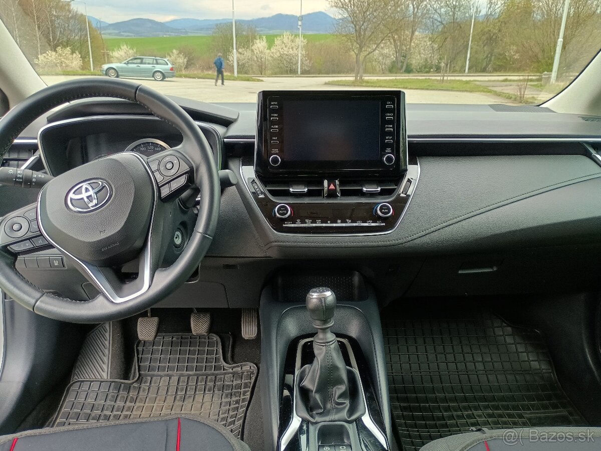 ZARUKA DO 31-8. 2027 TOYOTA COROLA 1.5 92 KW COMFORT - 7