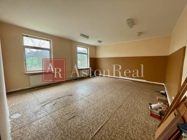 Kúpte si vlastný KAŠTIEĽ - DOMANIŽA - 7