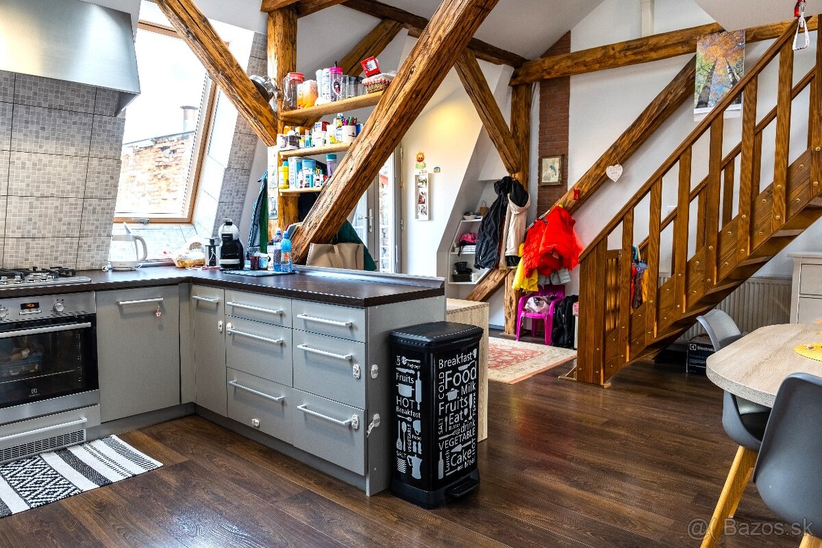 PNORF – historická budova na Nám. sv. Michala v Hlohovci - 7