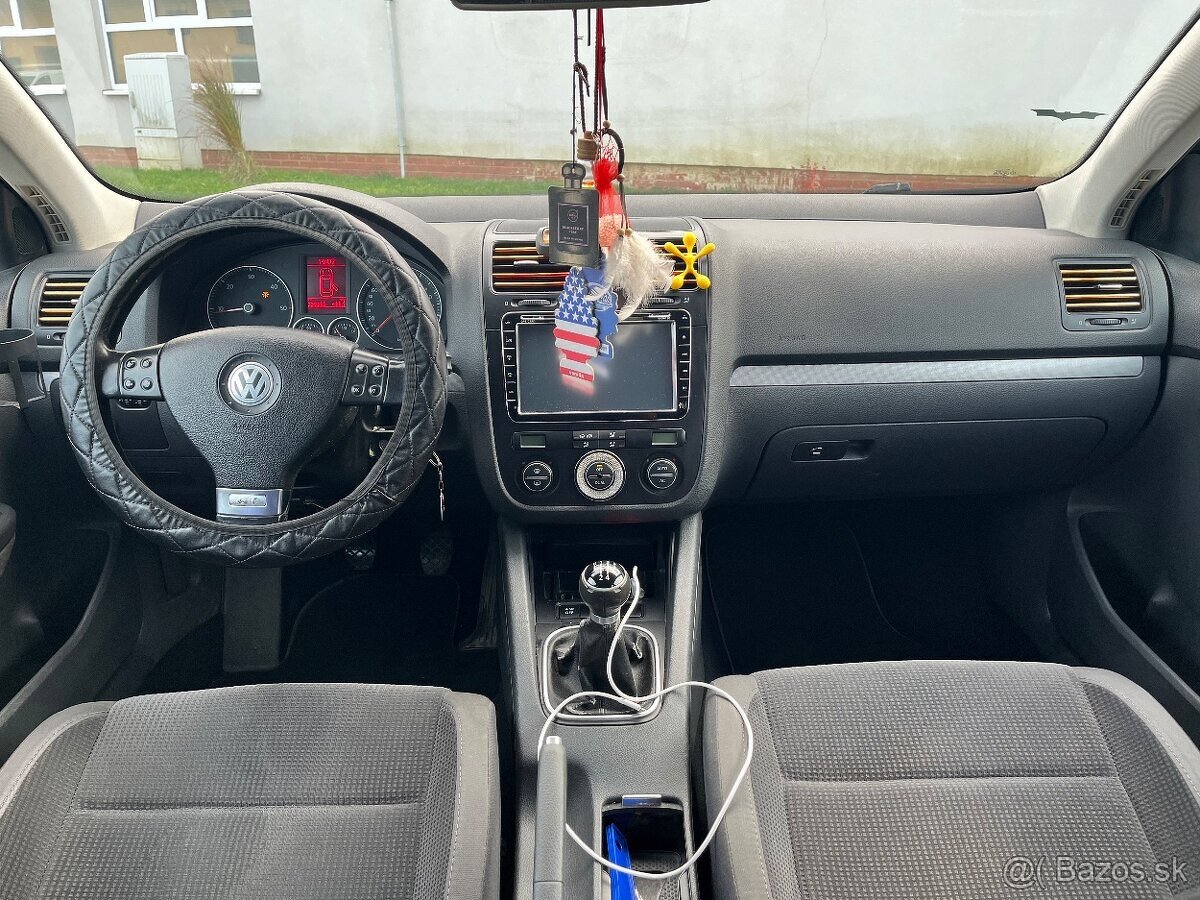 Volkswagen Jetta - 7