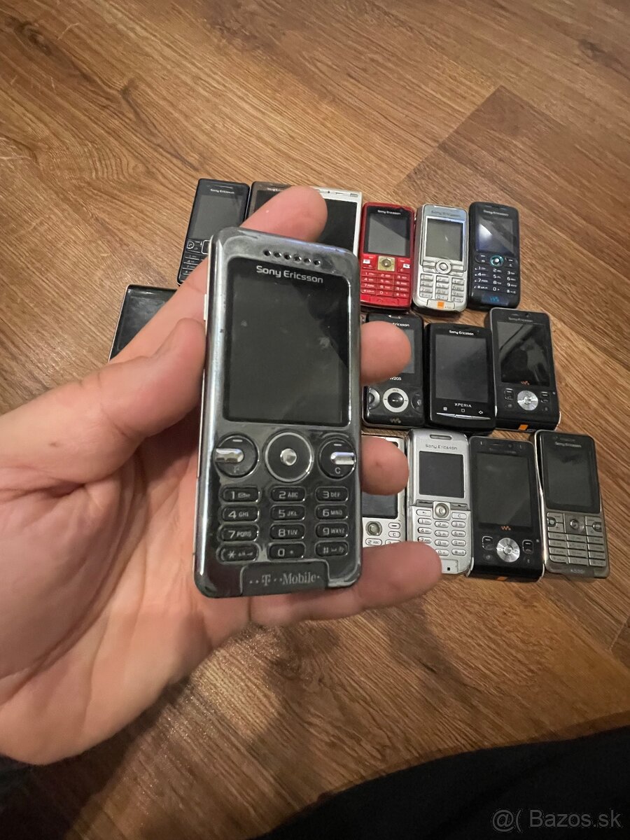 Predám 21 Sony Ericssonov na diely - 7