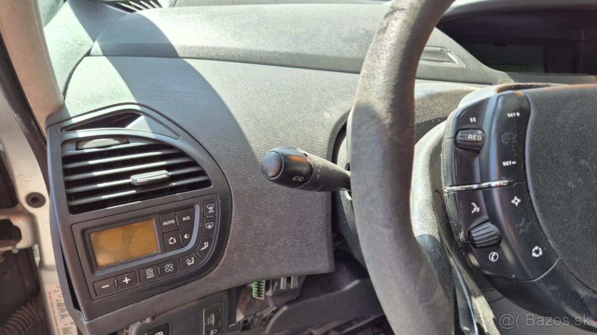 Citroen C4 Picasso 1,6HDI 82kw kód motora: 9HR - 7