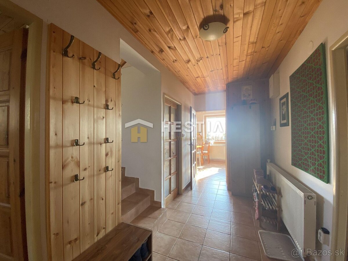 ZNÍŽENÁ CENA RODINNÁ USADLOSŤ v úžasnej lokalite, pozemok - 7