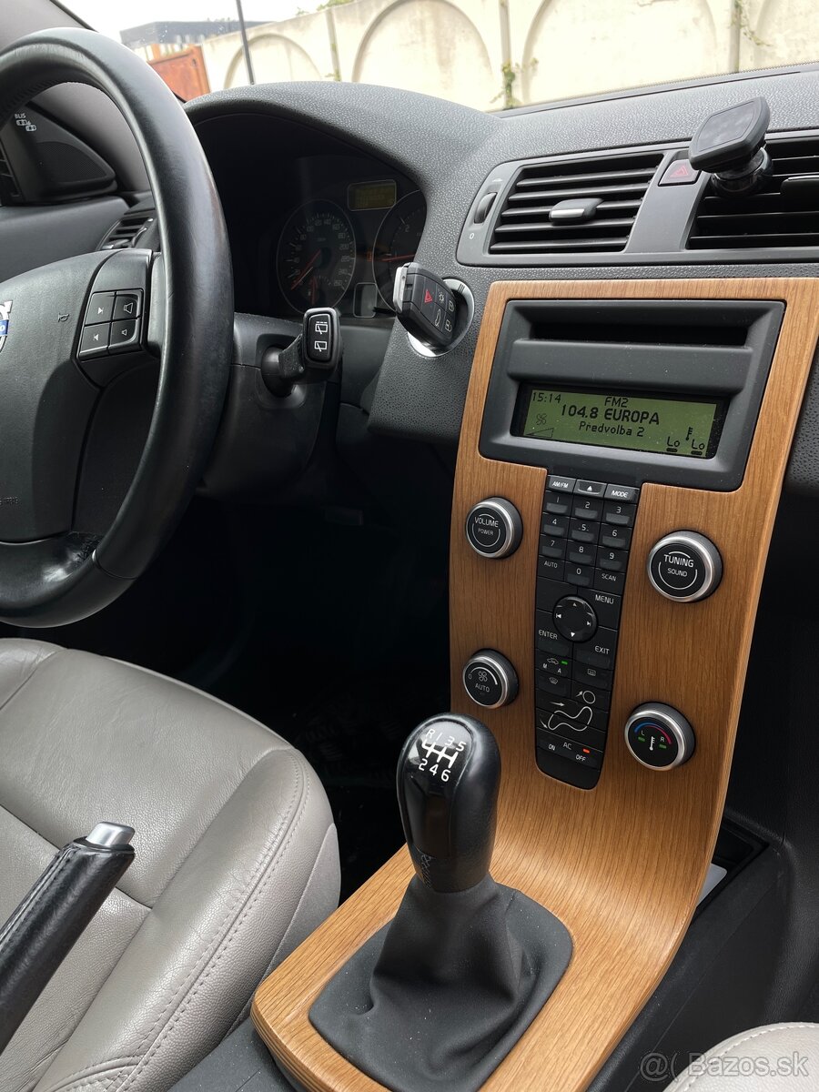 Volvo v50 2.0d 2.majitel s históriou - 7