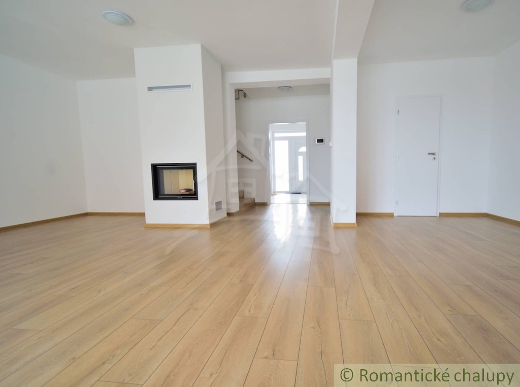 Novostavba štvorizbového rodinného domu s garážou v radove - 7