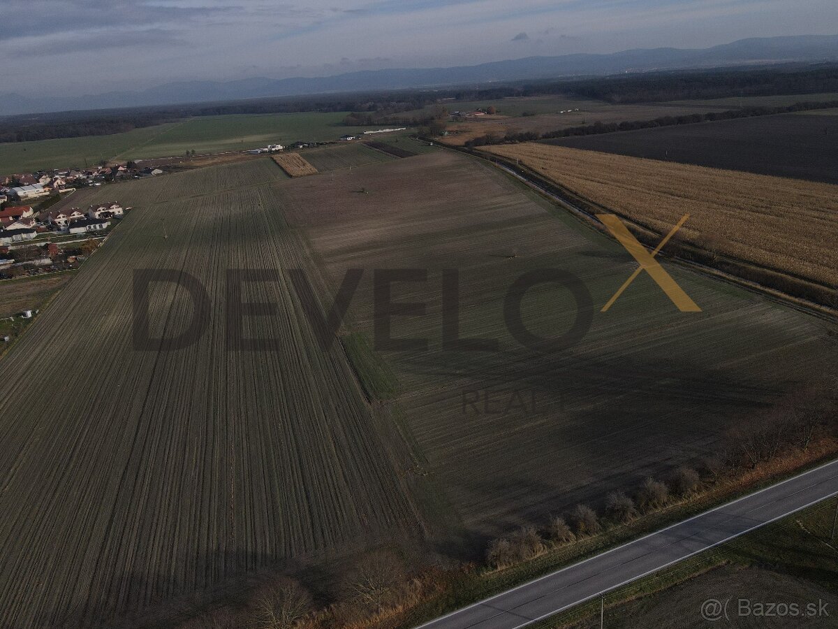 Na predaj rozľahlé stavebné pozemky v obci Láb - 7