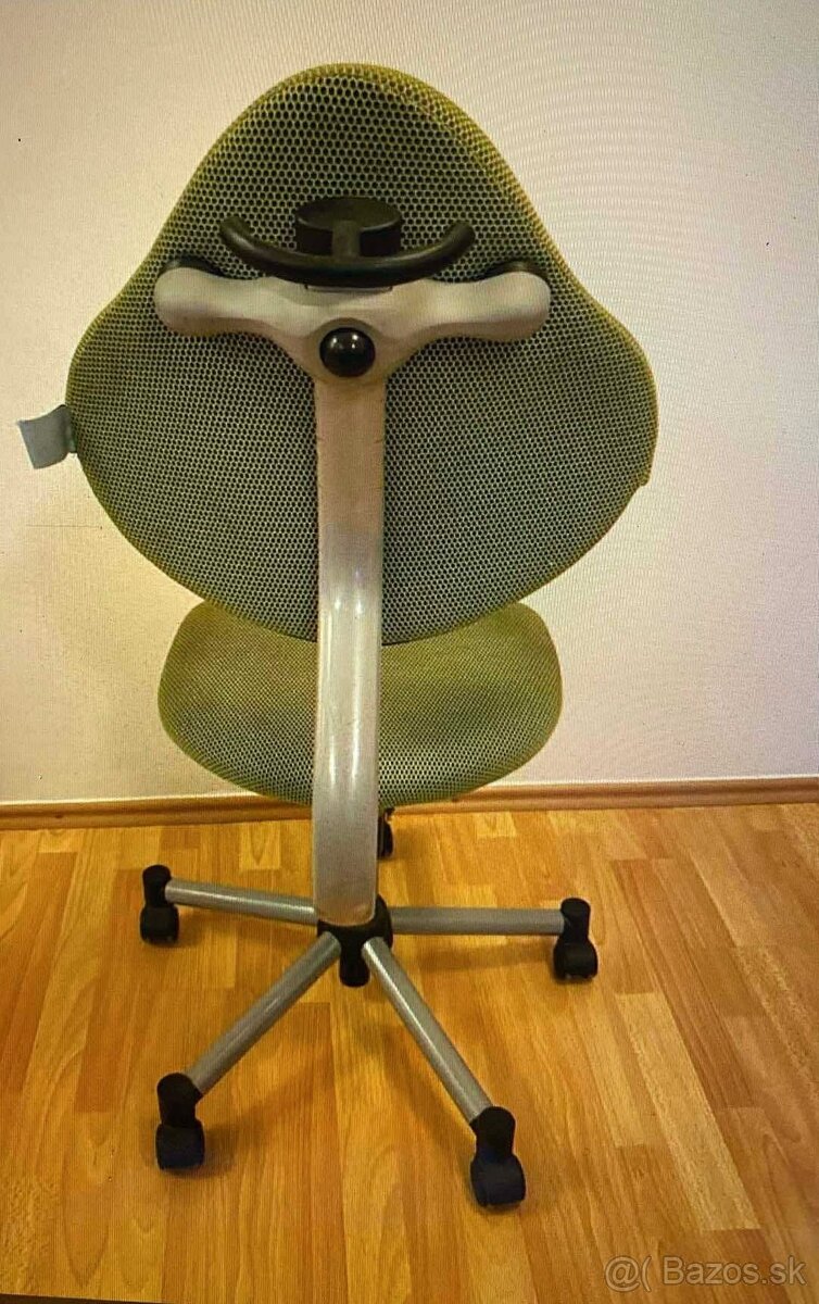 Nastaviteľný písací stôl a stolička - 7