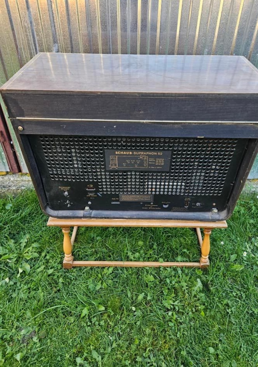 Radio schaub-supraphon 52 - 7