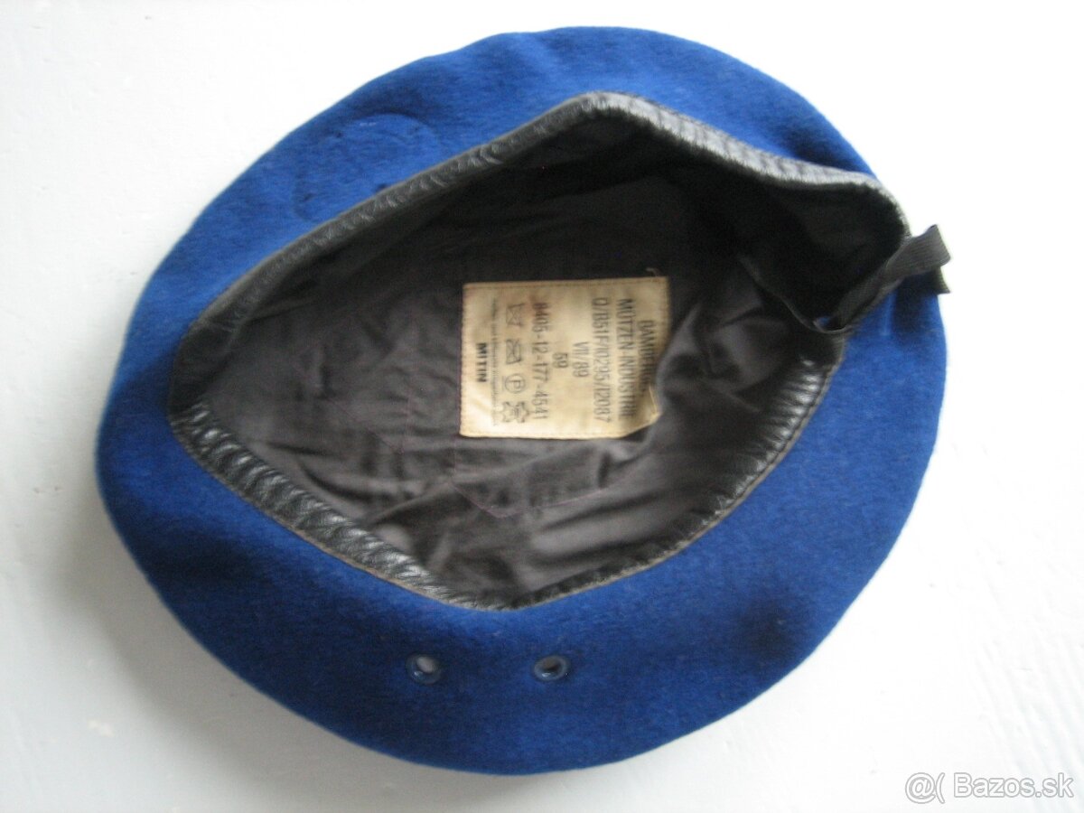 konvolut vecí mince vojnové fotky vlajočky dokumenty - 7