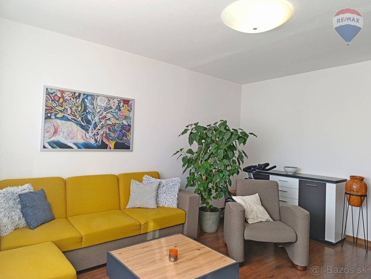 Prerobený 3-izbový byt v pokojnej zelenej časti Podbrezín - 7