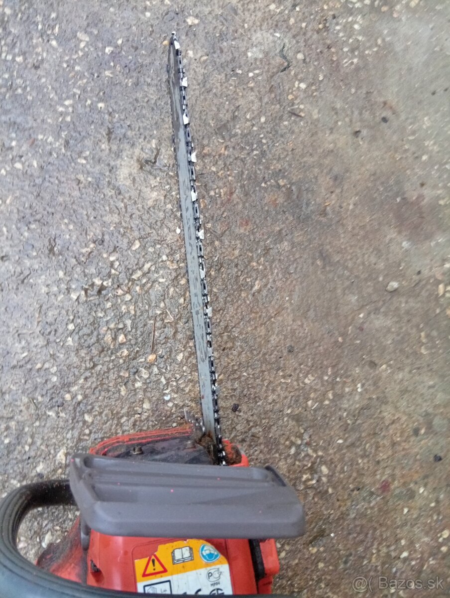 Predám tuto motorovu pílu Husqvarna 340 - 7