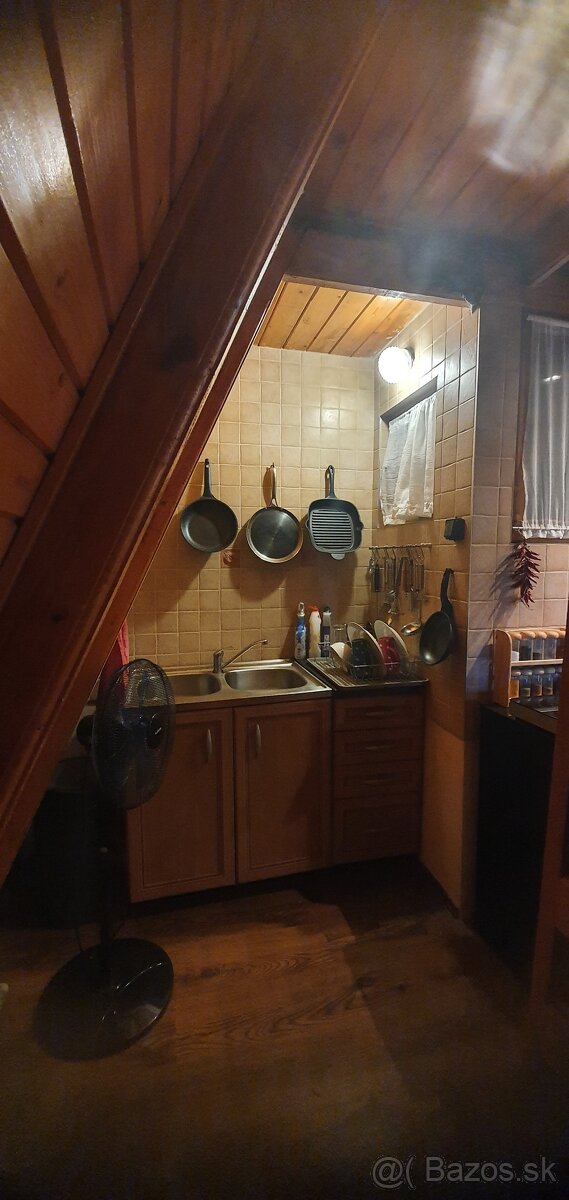 Na predaj rekreačná trojpodlažná chata - 7