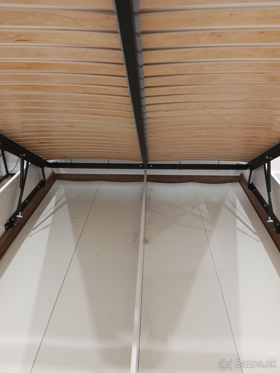 Manželská posteľ - 7