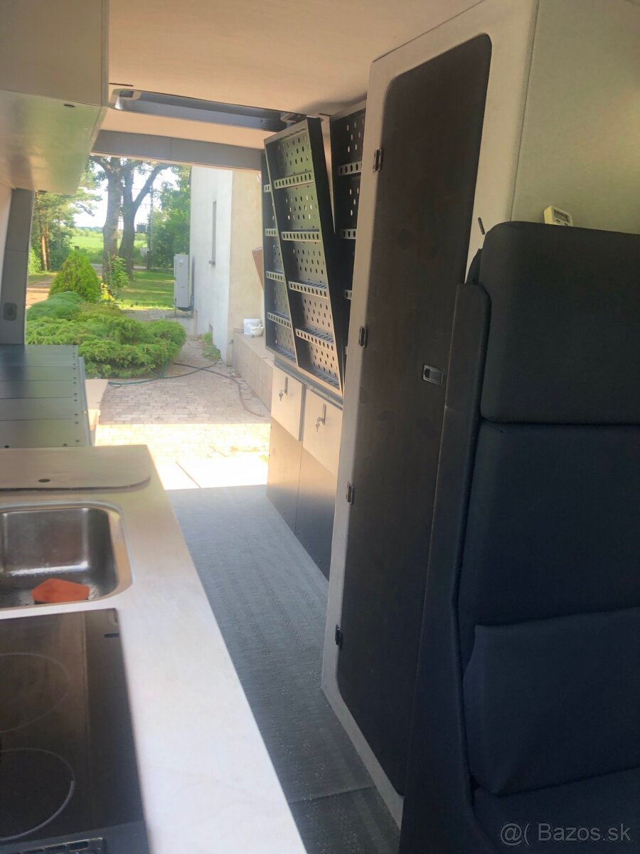 Kamper Volkswagen / Man Tge 3.180 z roku 2019 - grafit - 7