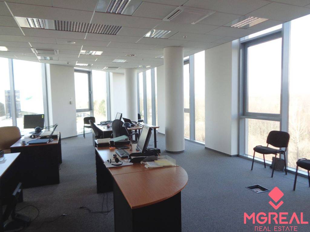 Kancelárie v administratívnej budove Aircraft Bulding - 7