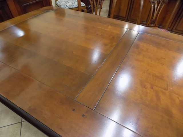 Elegantný jedálenský stôl - 7