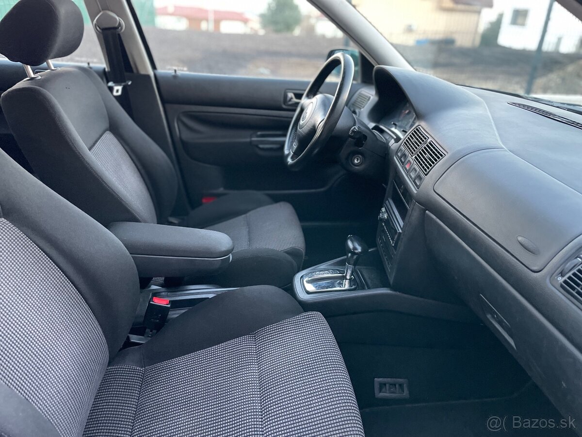 VW Golf IV 2.3 VR5 AUTOMAT - 7