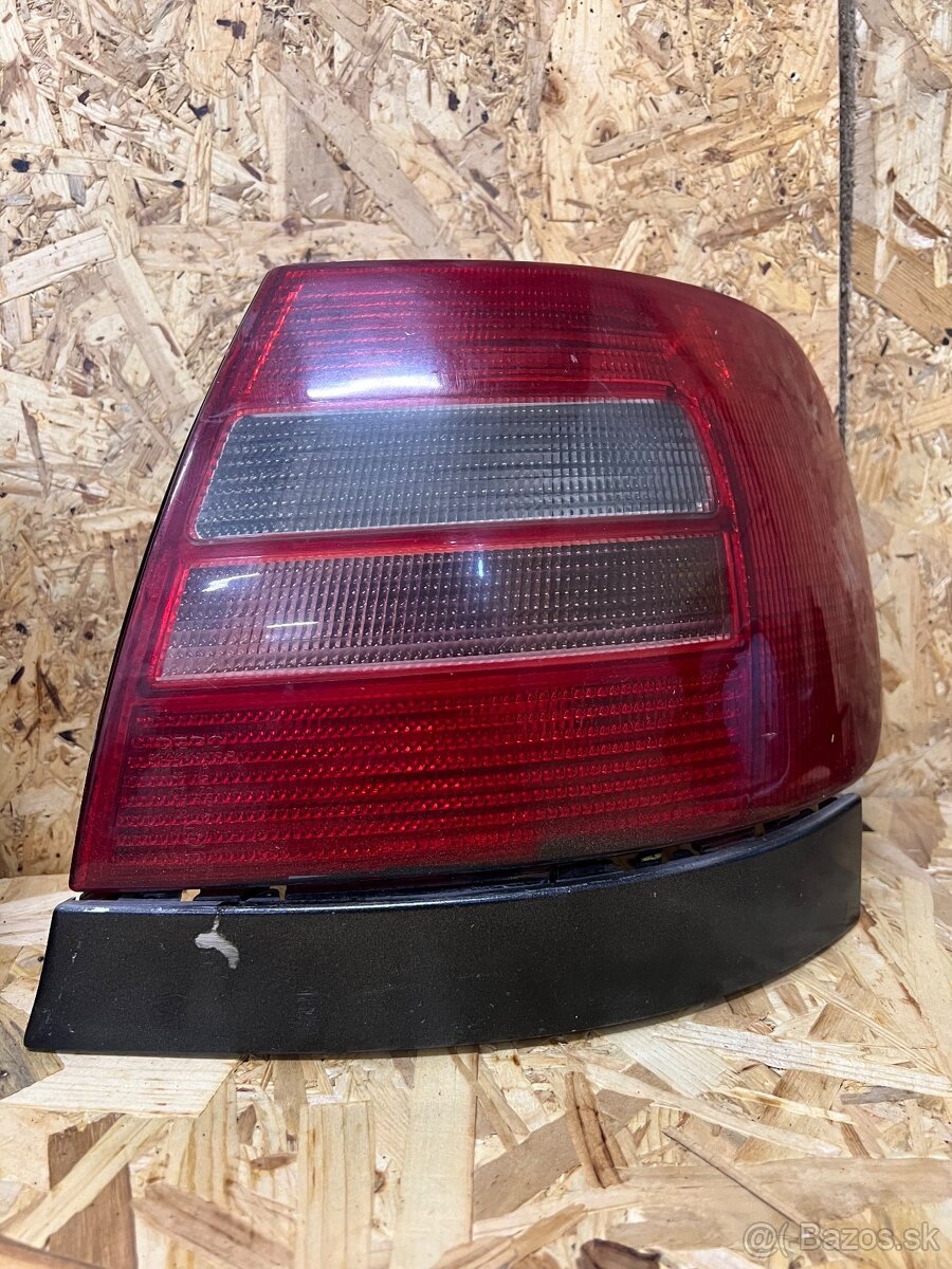 Predám diely z Audi A4 B5 Sedan - 7