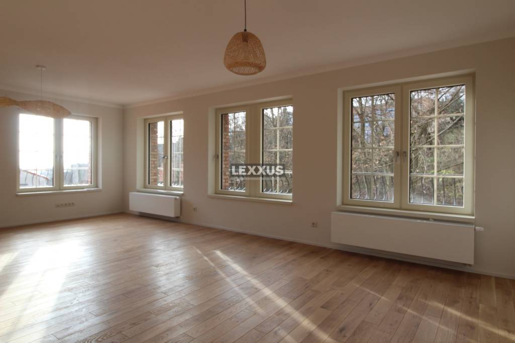 | DOM V ANGLICKOM ŠTÝLE 6 izb. KOLIBA - Vtáčie údolie - 7