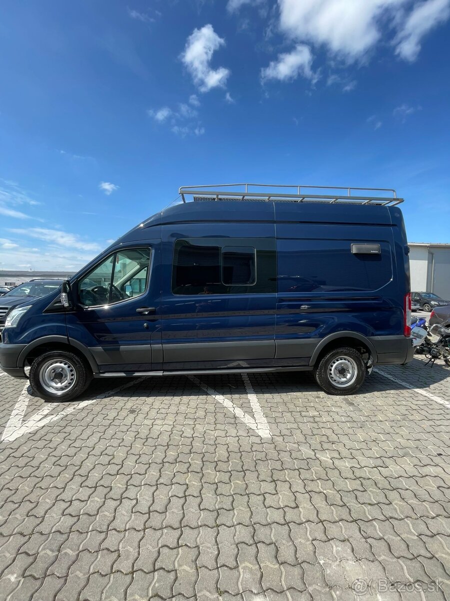 Predám 7 miestny ford tranzit - 7