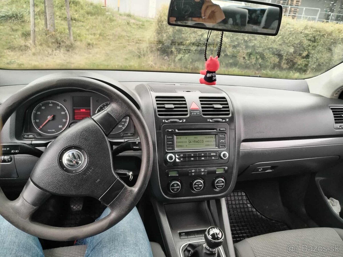 Predám Vymením VW Jetta 1.6 MPI - 7