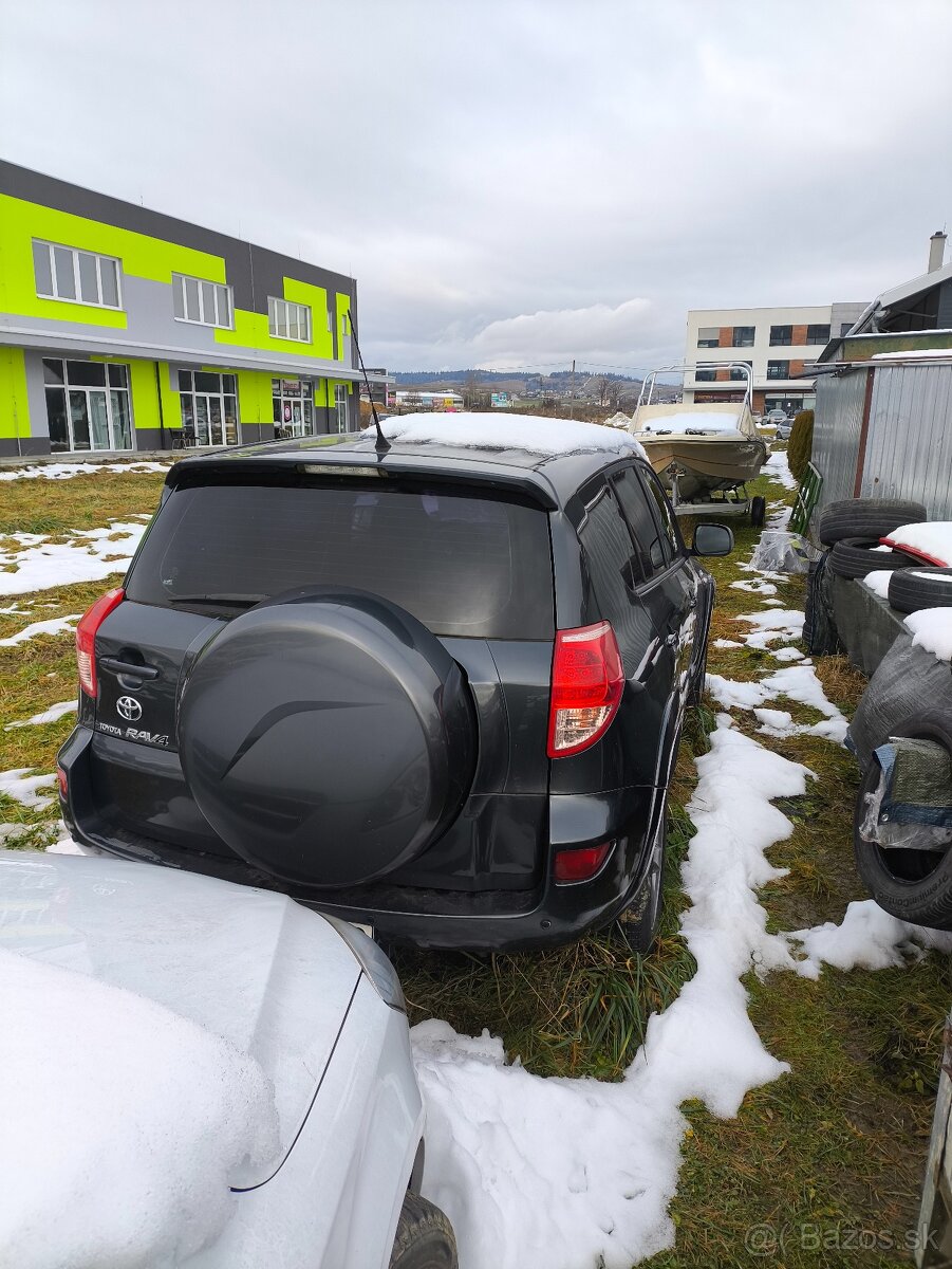 Toyota RAV4 d-cat vcelku - 7