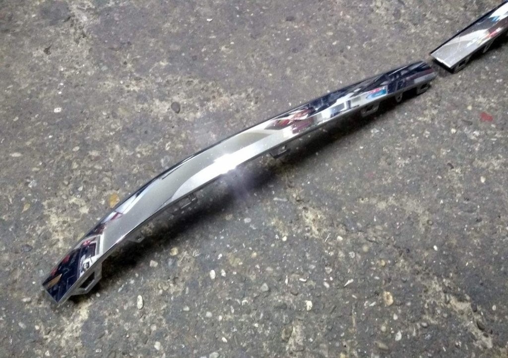 Volkswagen VW Touareg 7P 7P6 2014 - 2018 - mriezka chrom - 7