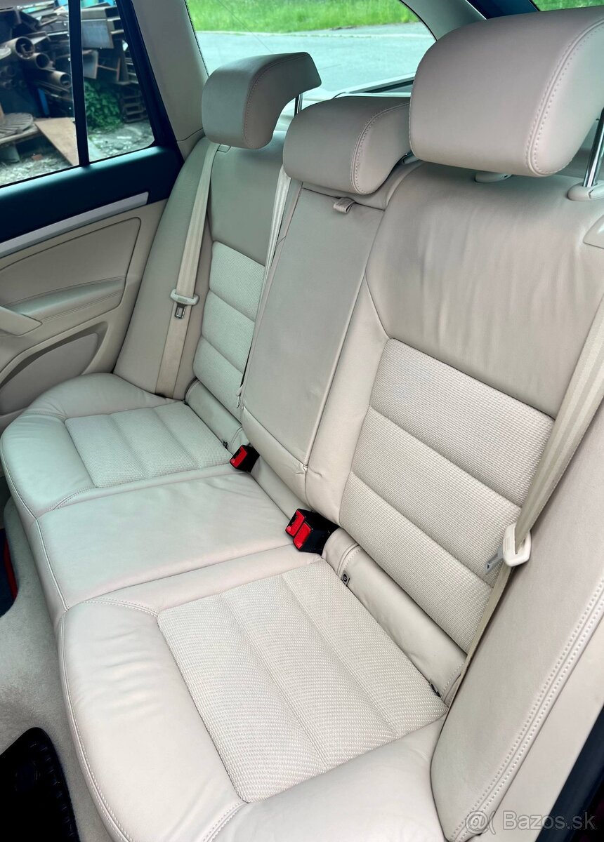 Škoda Octavia Combi 2.0 TDI DSG Elegance (2010) - 7