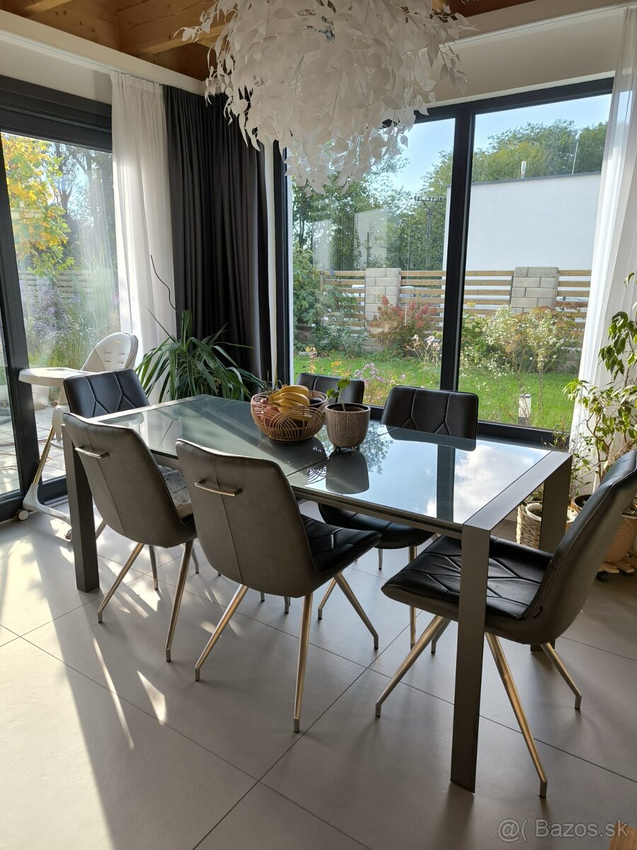 Rozkladaci jedalensky stol + stolicky zdarma - 7