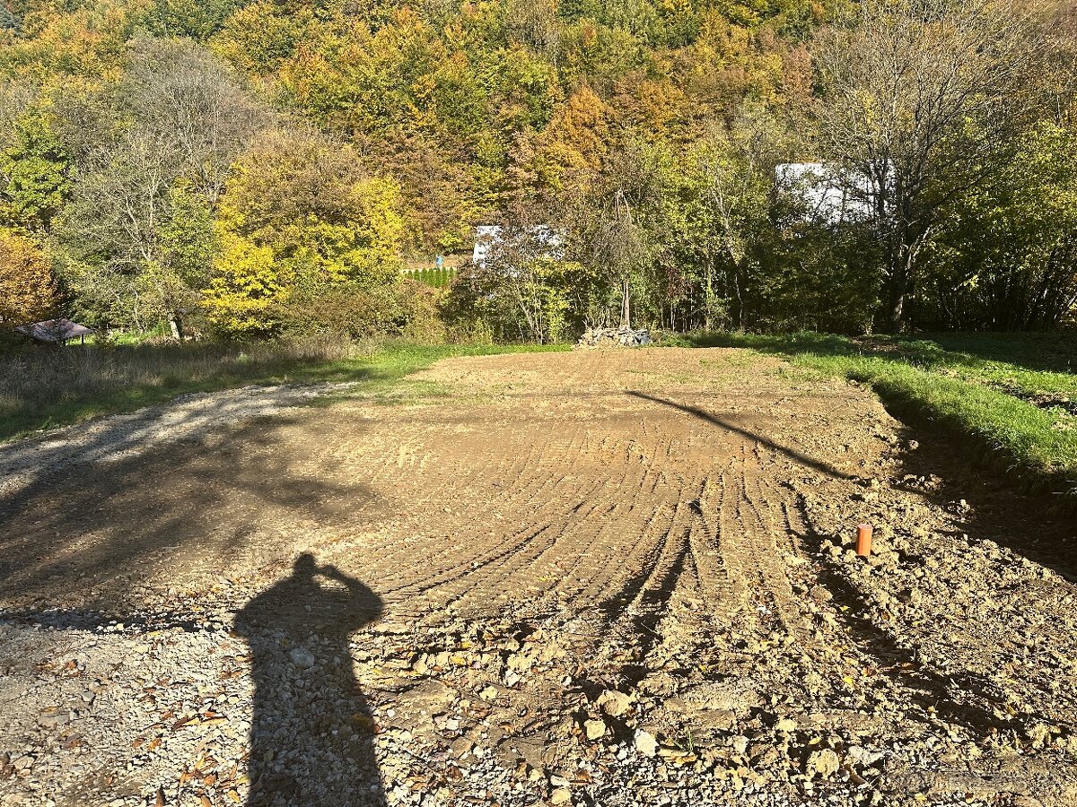 REZERVOVANÉ REKREAČNÝ STAVEBNÝ POZEMOK - 7