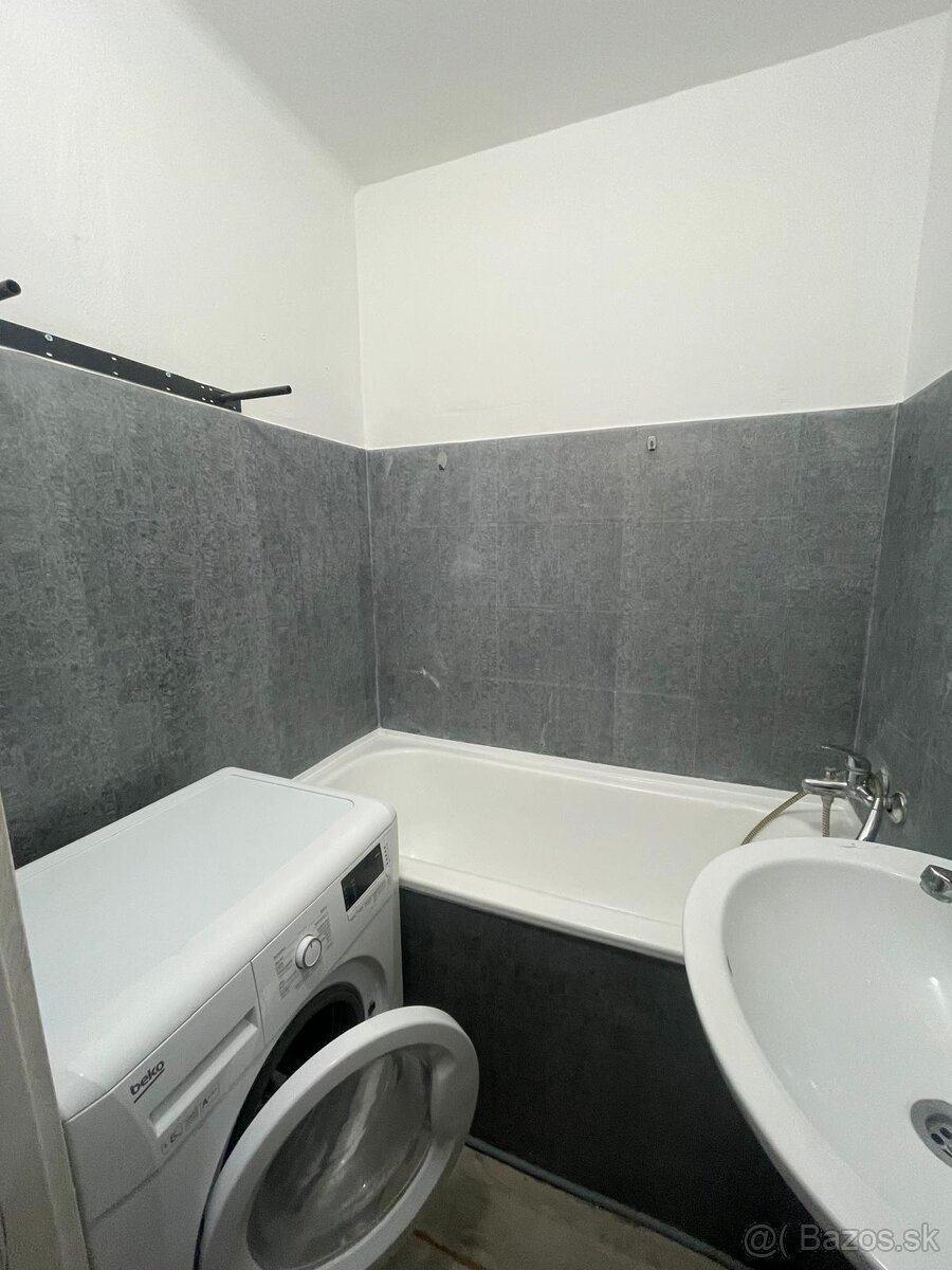 NA PRENÁJOM: Nezariadený 3 izbový byt na Prednádraží. - 7