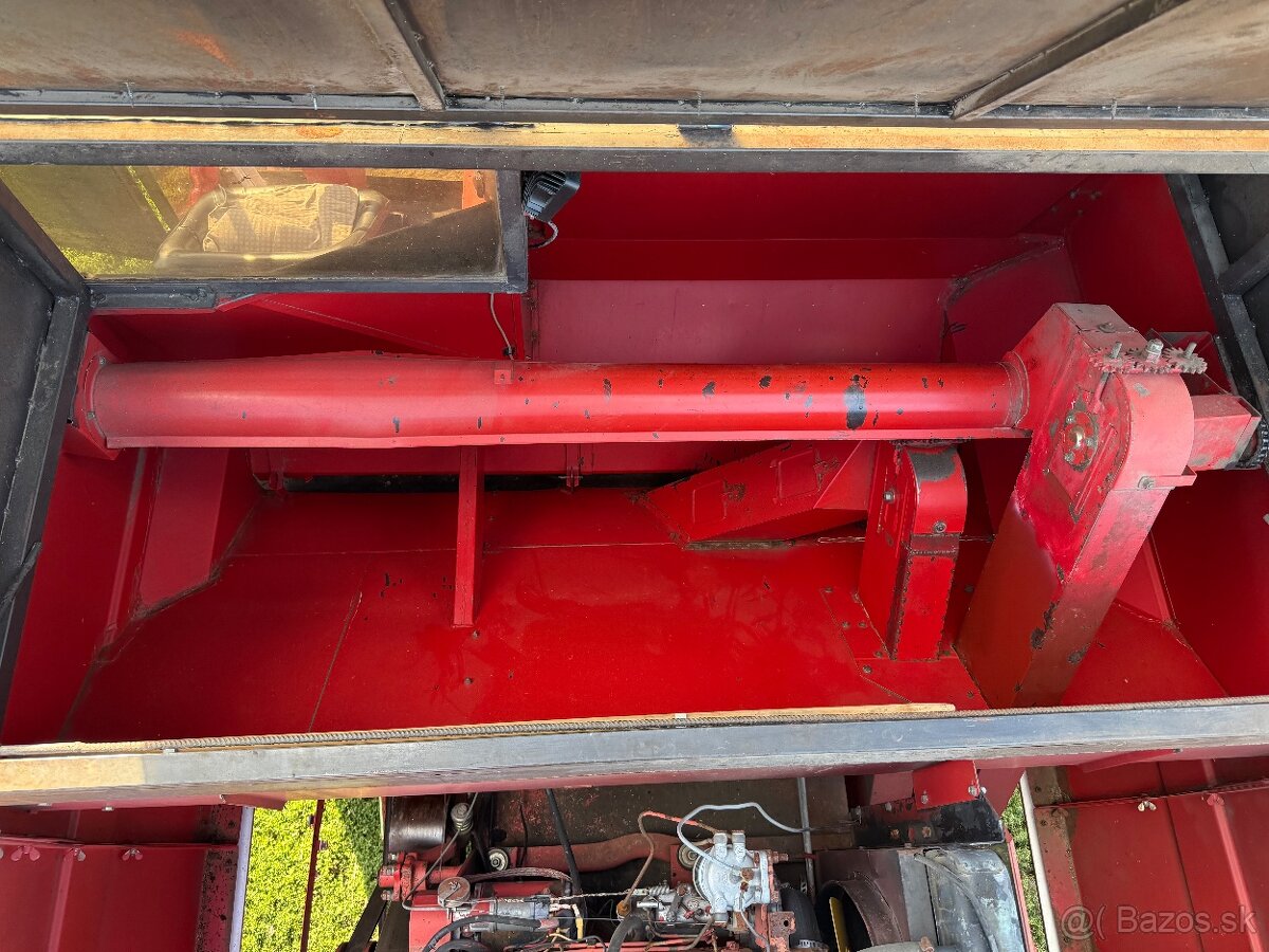 Obliny kombajn Massey Ferguson 206 - 7