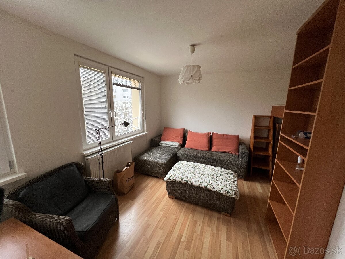 1 izbovy byt v Banskej Bystrici na prenajom - 7