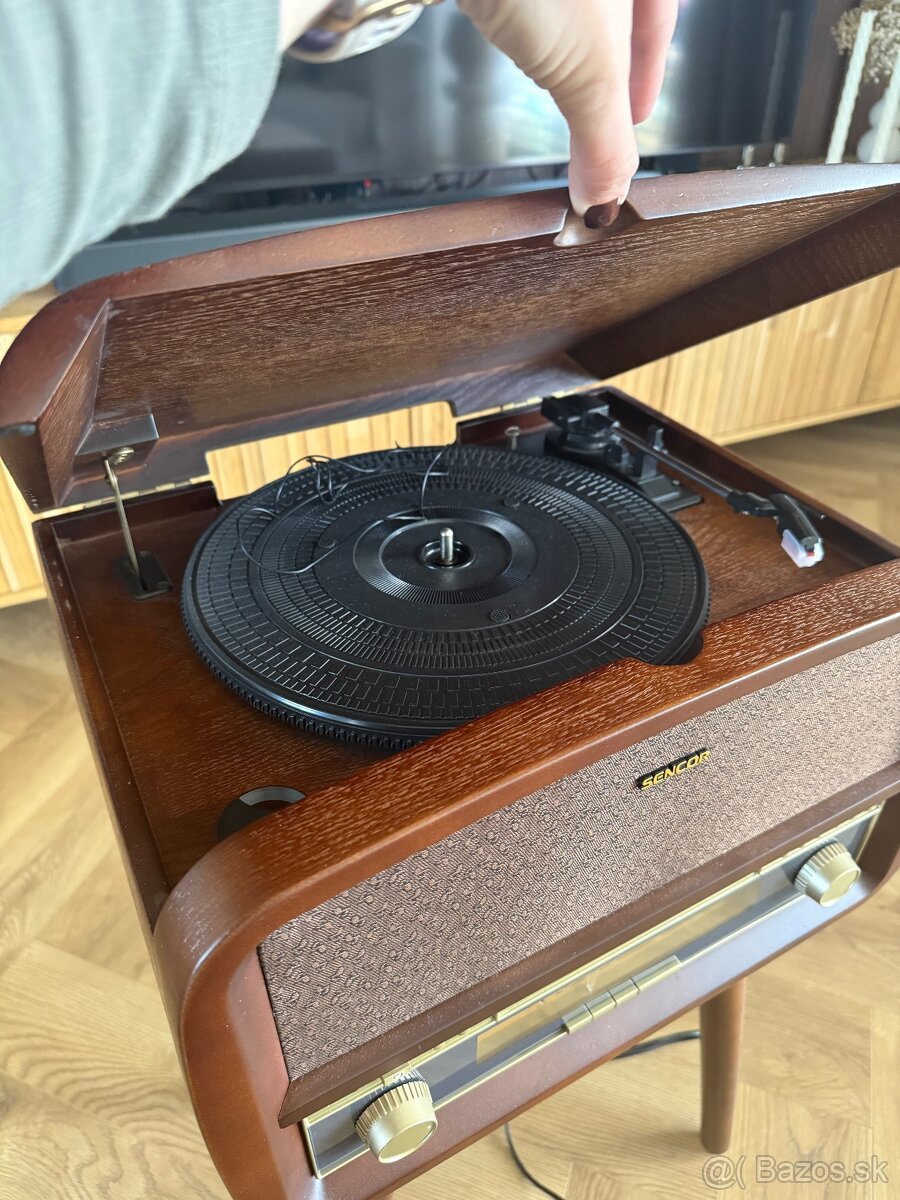 Predam retro gramofon - 7