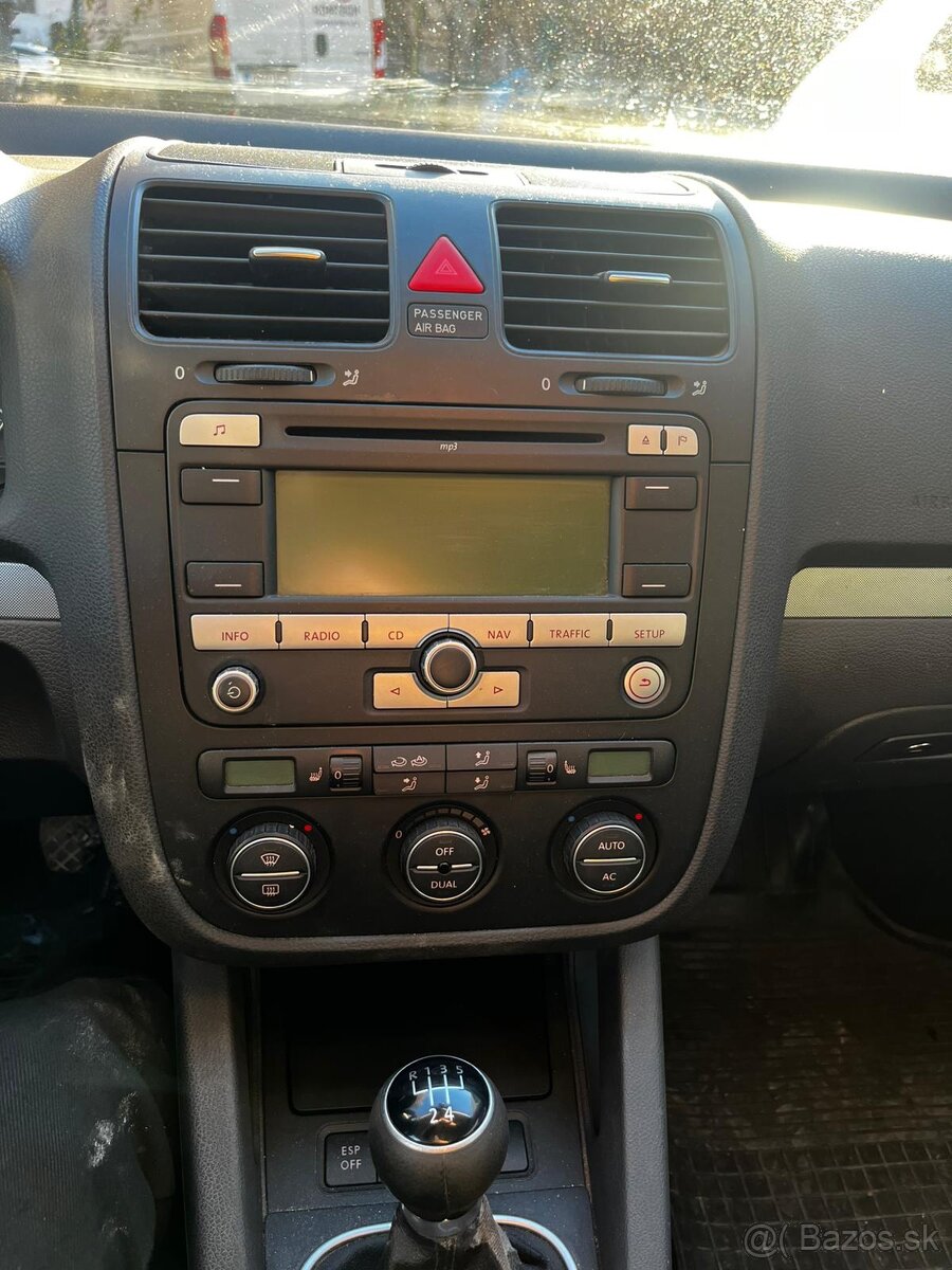 Rozpredám volkswagen golf 5 variant, kufrove dvere predané - 7