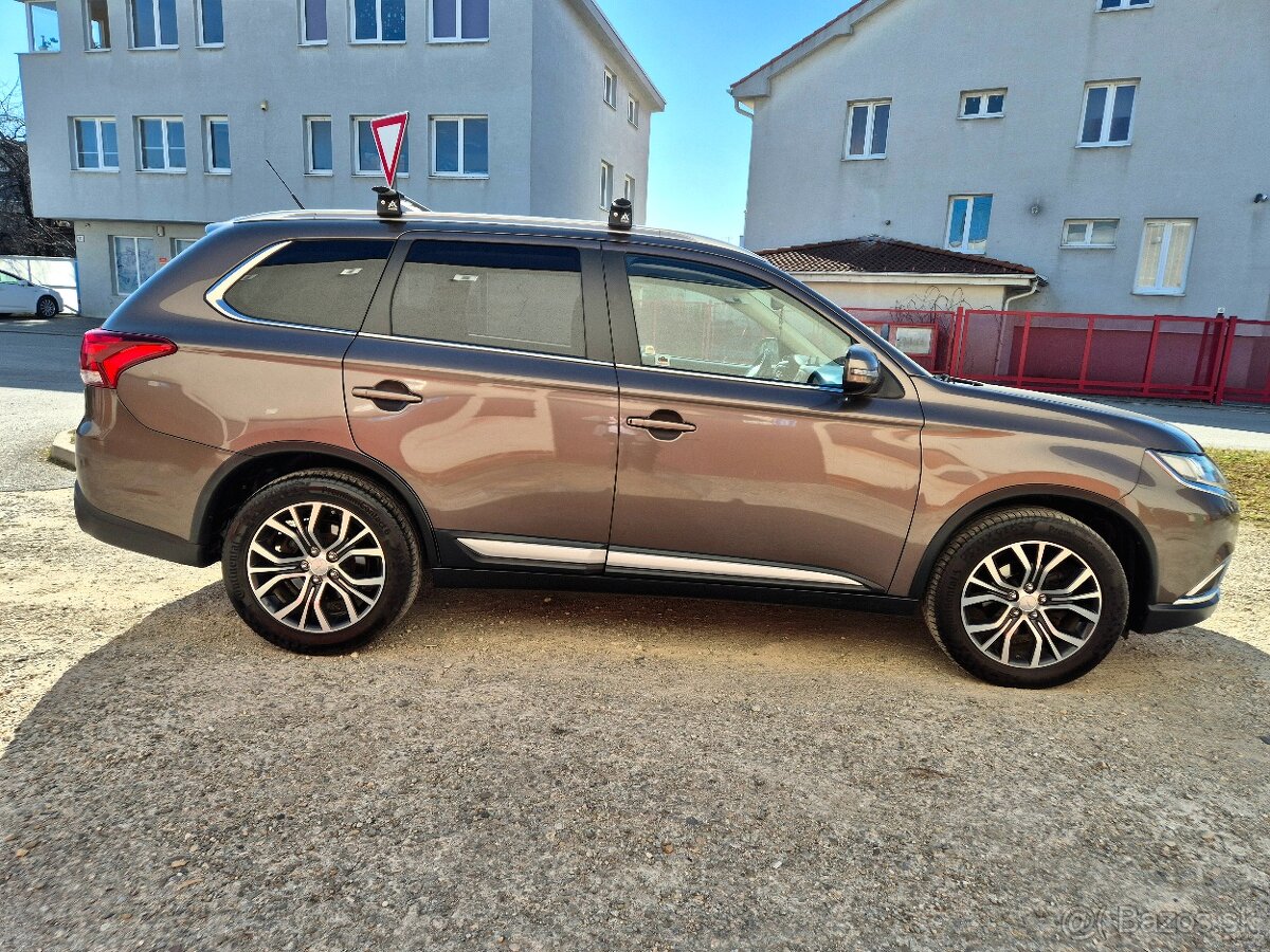 Mitsubishi Outlander 2.2D 4x4 7.miest - 7