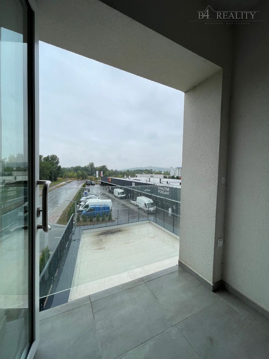 Kancelárske priestory 171 m2, 5x parkovacie státie, Brniansk - 7