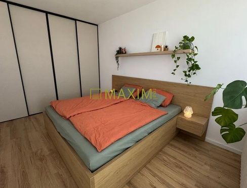 Kompletne zrekonštruovaný 3-izbový na ulici Narcisová v Brat - 7