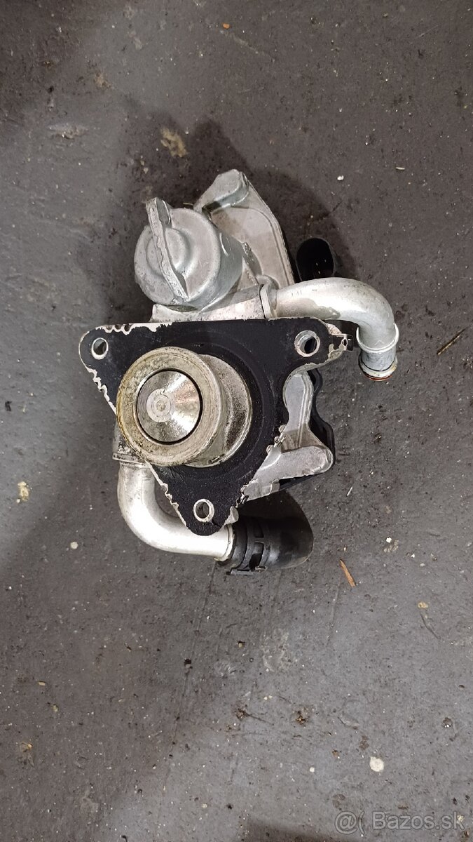 Predám sacie potrubie 04L129766AL - 7