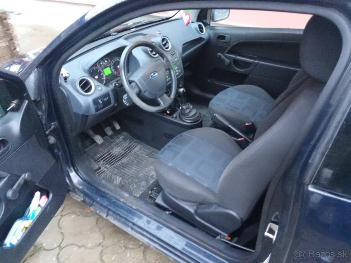 Ford fiesta - 7