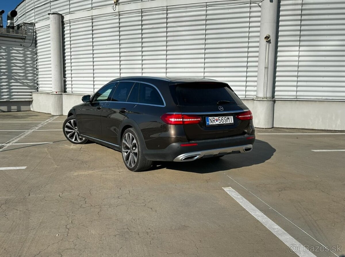 Mercedes-Benz E 220 d 4MATIC AllTerrain - 7