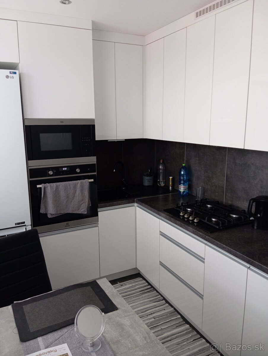 Izba na prenajom - 7