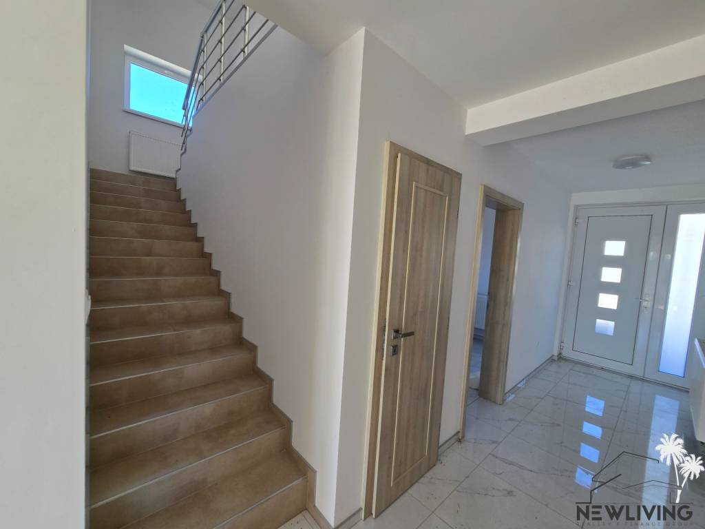 NA PREDAJ Novostavba 6 izbový dom Horná Streda - 7