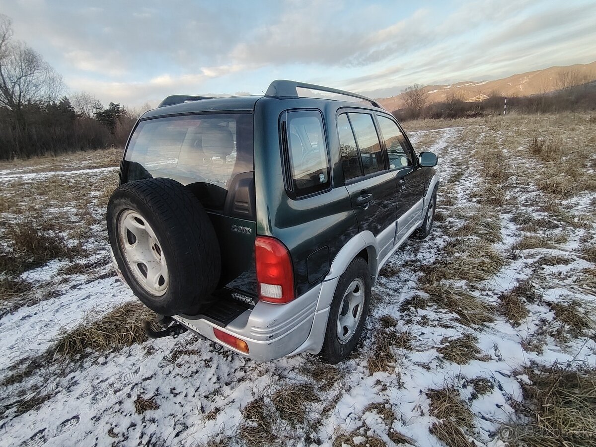Suzuki Grand Vitara 2.0td 4X4 - 7