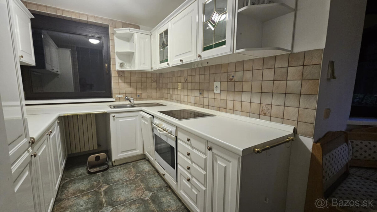 Prenájom priestranného apartmánu s nádherným výhľadom. - 7