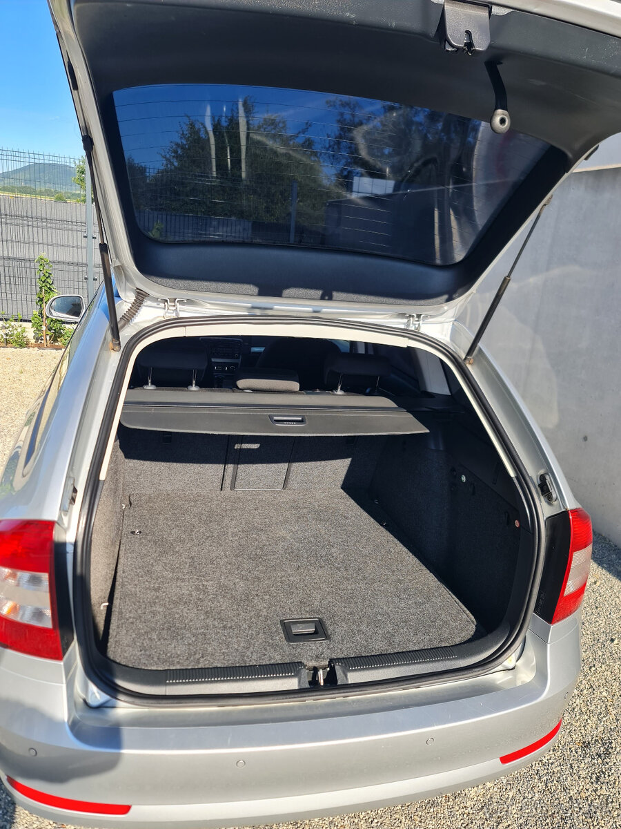 Škoda Octavia Combi 1.6 TDI CR DPF Elegance DSG - 7