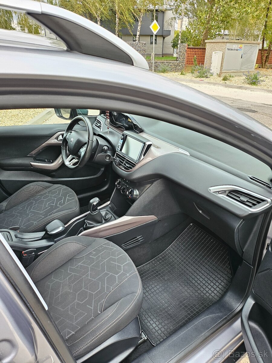 Peugeot 2008 - 7