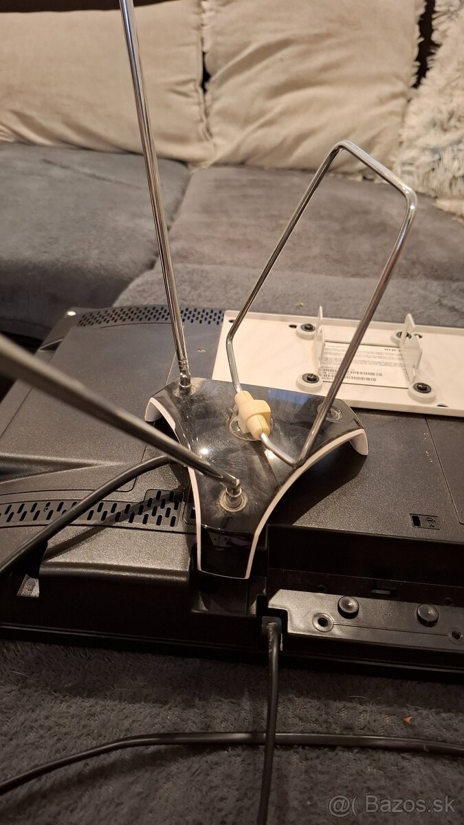 STARSI televizor s DVD a USB - 7